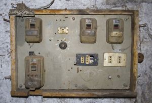 old-electric-panel-853746-m